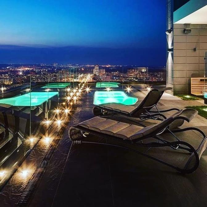 1 Room 60M2 Center Of Obolon Near River Side. With Terrace. 22 Floor 基輔 外观 照片