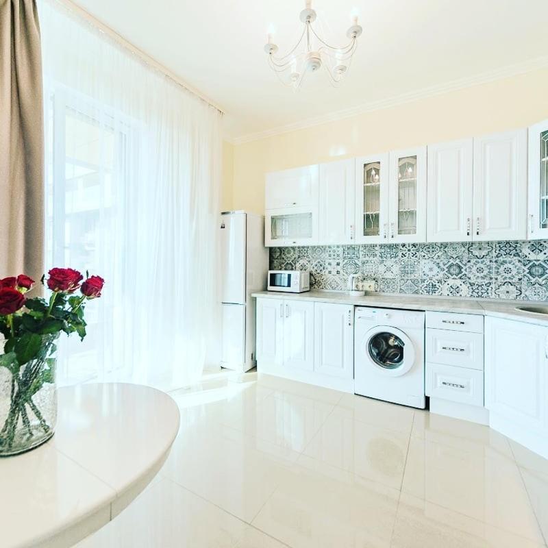 1 Room 60M2 Center Of Obolon Near River Side. With Terrace. 22 Floor 基輔 外观 照片